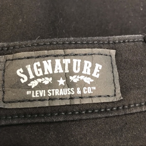 Levi Women's Modern Straight Signature Black Jeans-Size 18W Short NWOT - Picture 5 of 6